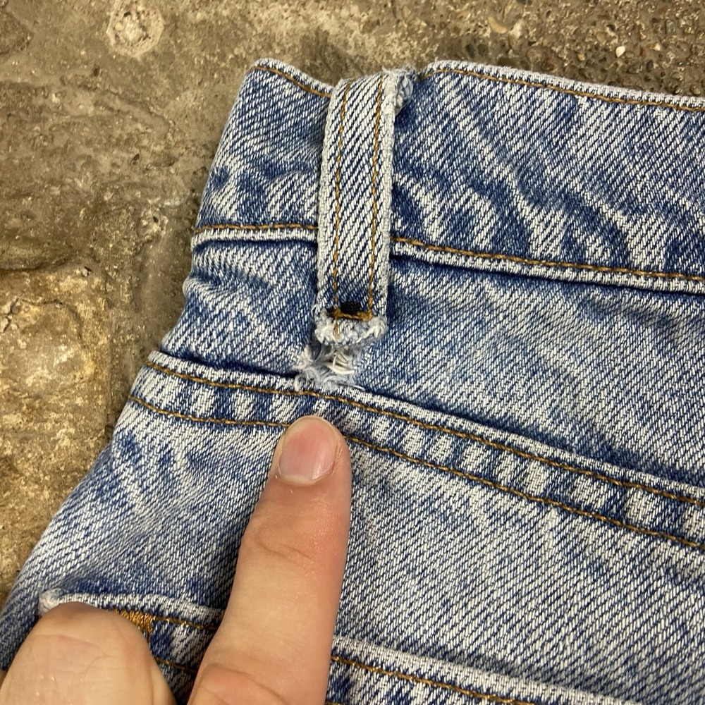 Vintage 90s Levi's 550 Jeans Size 33x32 Blue Denim Light Wash Relaxed Fit - Picture 9 of 13